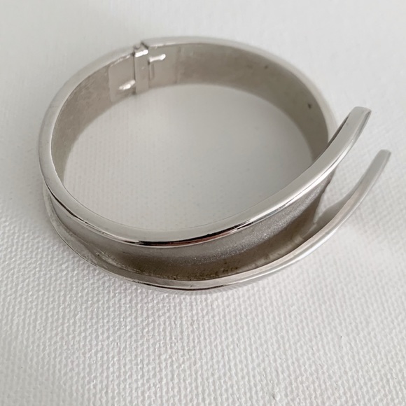 TRIFARI Vintage Cuff Bangle Bracelet - Picture 7 of 8